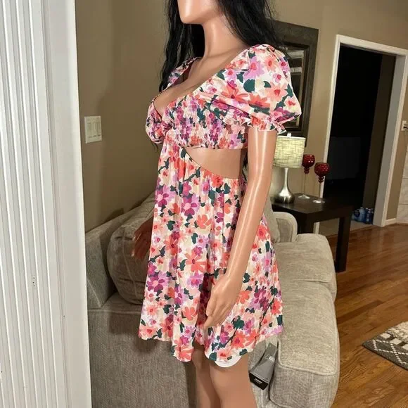 NWT floral vaca open side open back dress - Picture 6 of 12